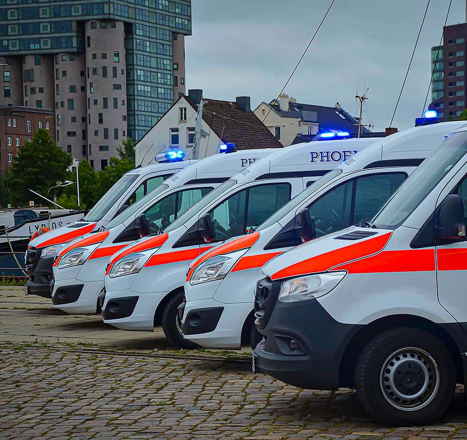 Flotte an Krankenwagen der Phoenix Ambulanz